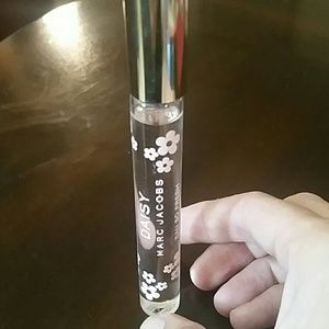 Marc Jacobs pink Daisy rollerball eau de